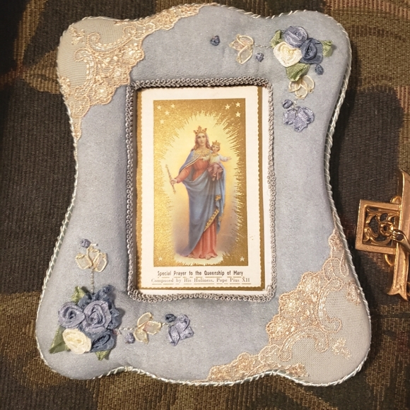 Accents Vintage Religious Ephemera Virgin Mary In A Vintage Frame